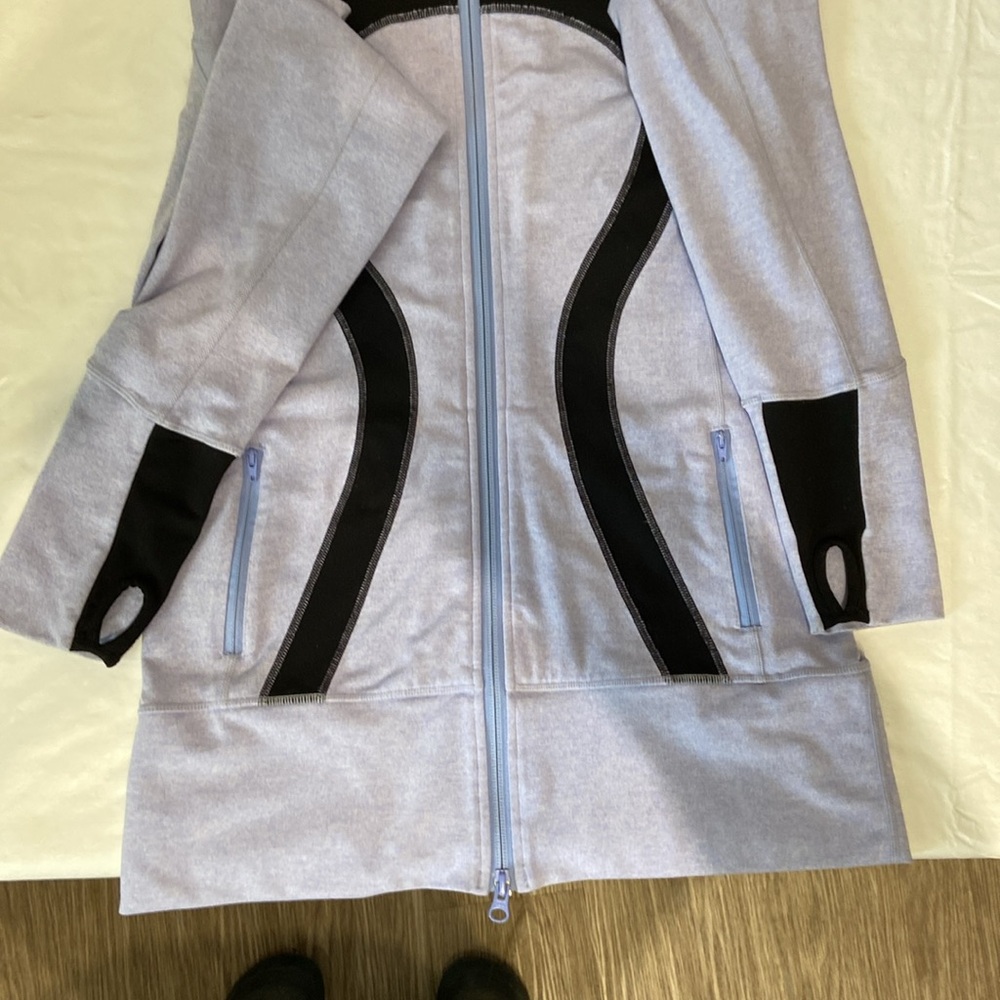 Lululemon Stride Jacket Size 8 - Picture 9 of 9